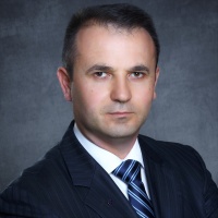 Vagradyan Vagrad  - 瓦尔得醸生产部经理 